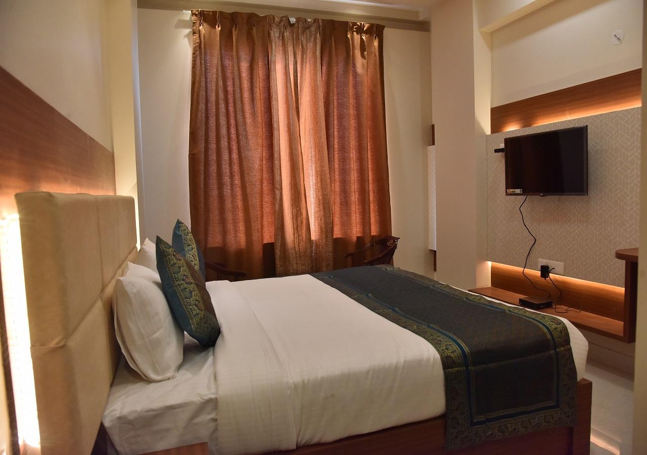 Hotel Rk Grand Варанасі Екстер'єр фото