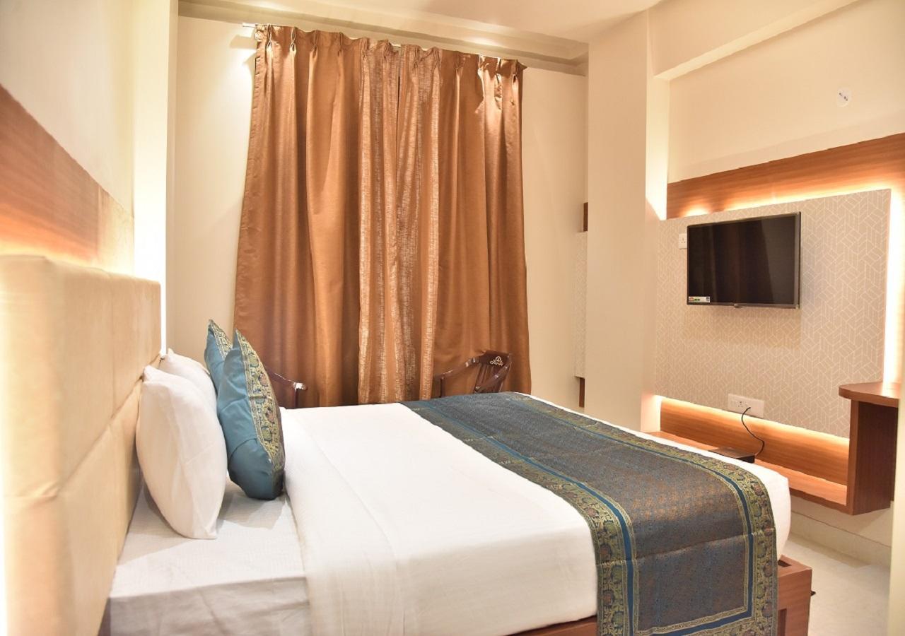 Hotel Rk Grand Варанасі Екстер'єр фото