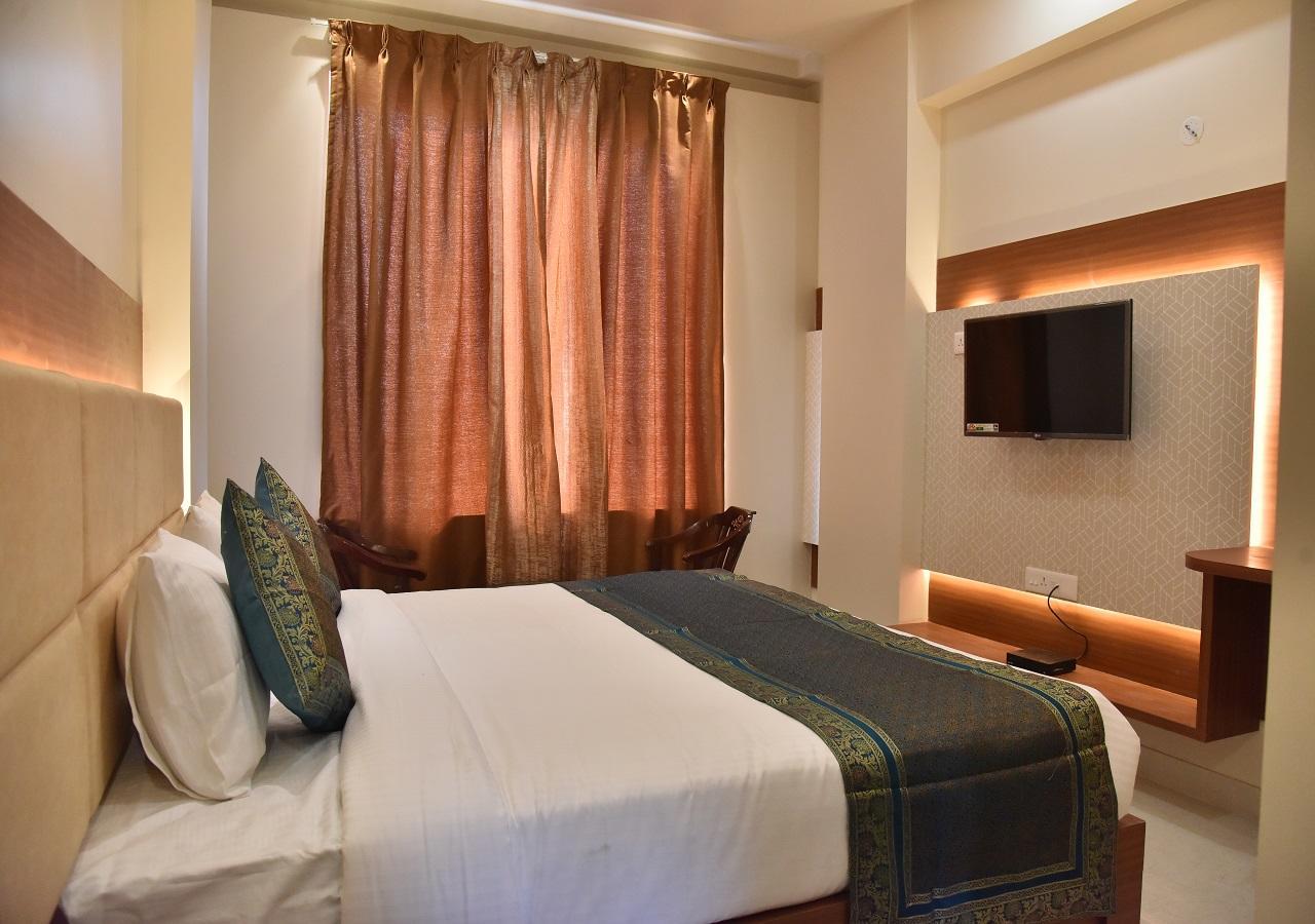 Hotel Rk Grand Варанасі Екстер'єр фото