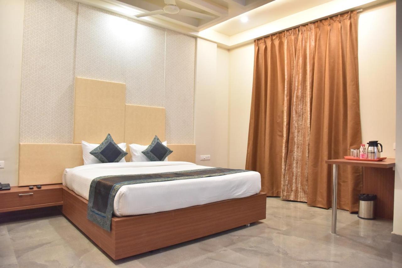 Hotel Rk Grand Варанасі Екстер'єр фото